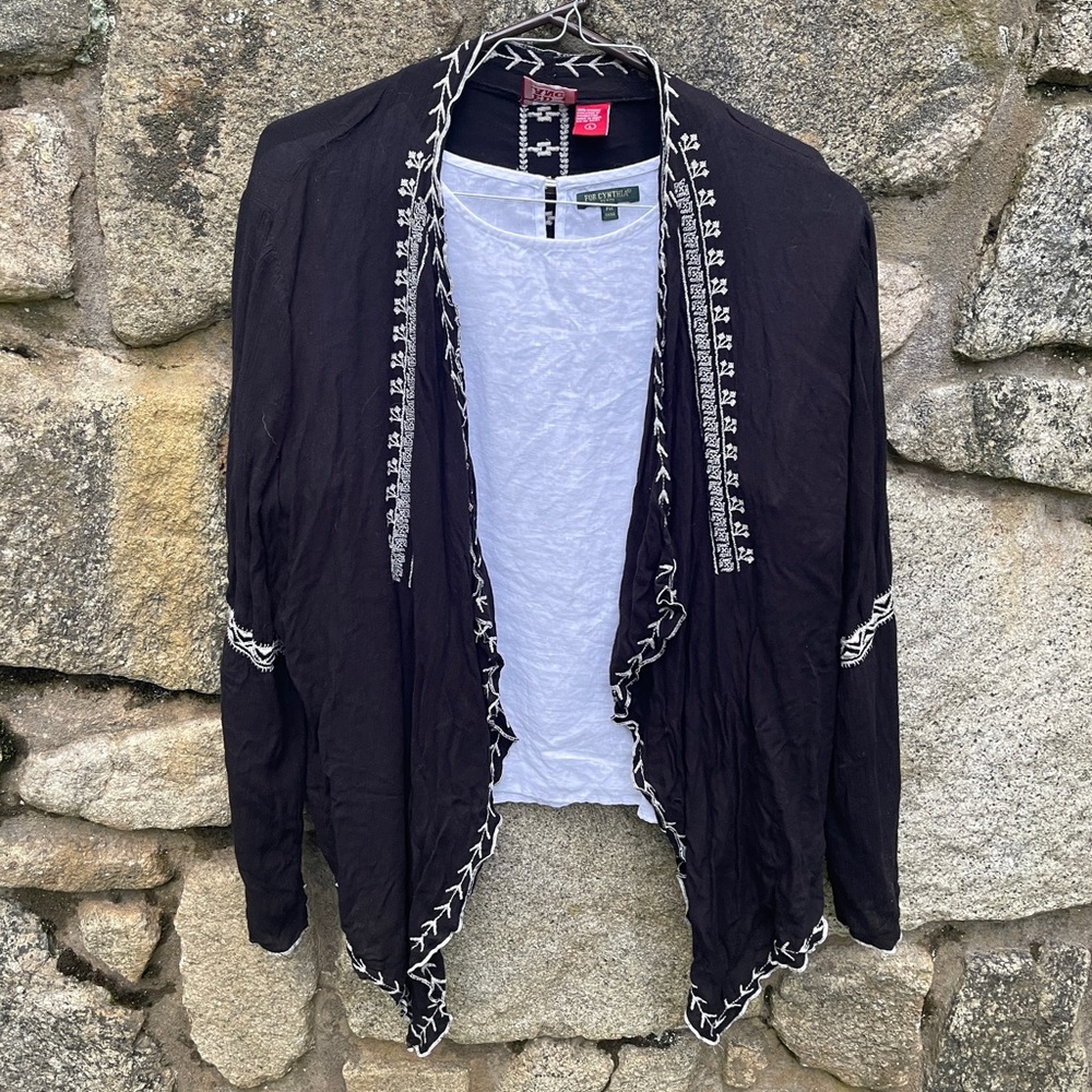 Red Ranch Black and White Thin Cotton Embroidered Sweater